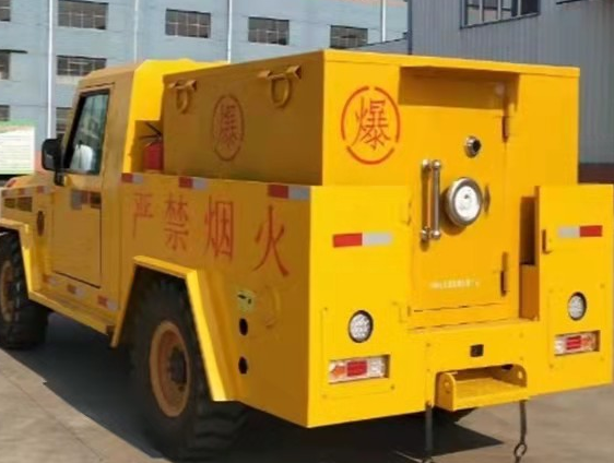 安图凯龙爆破器材运输车：保障爆破任务的安全运行