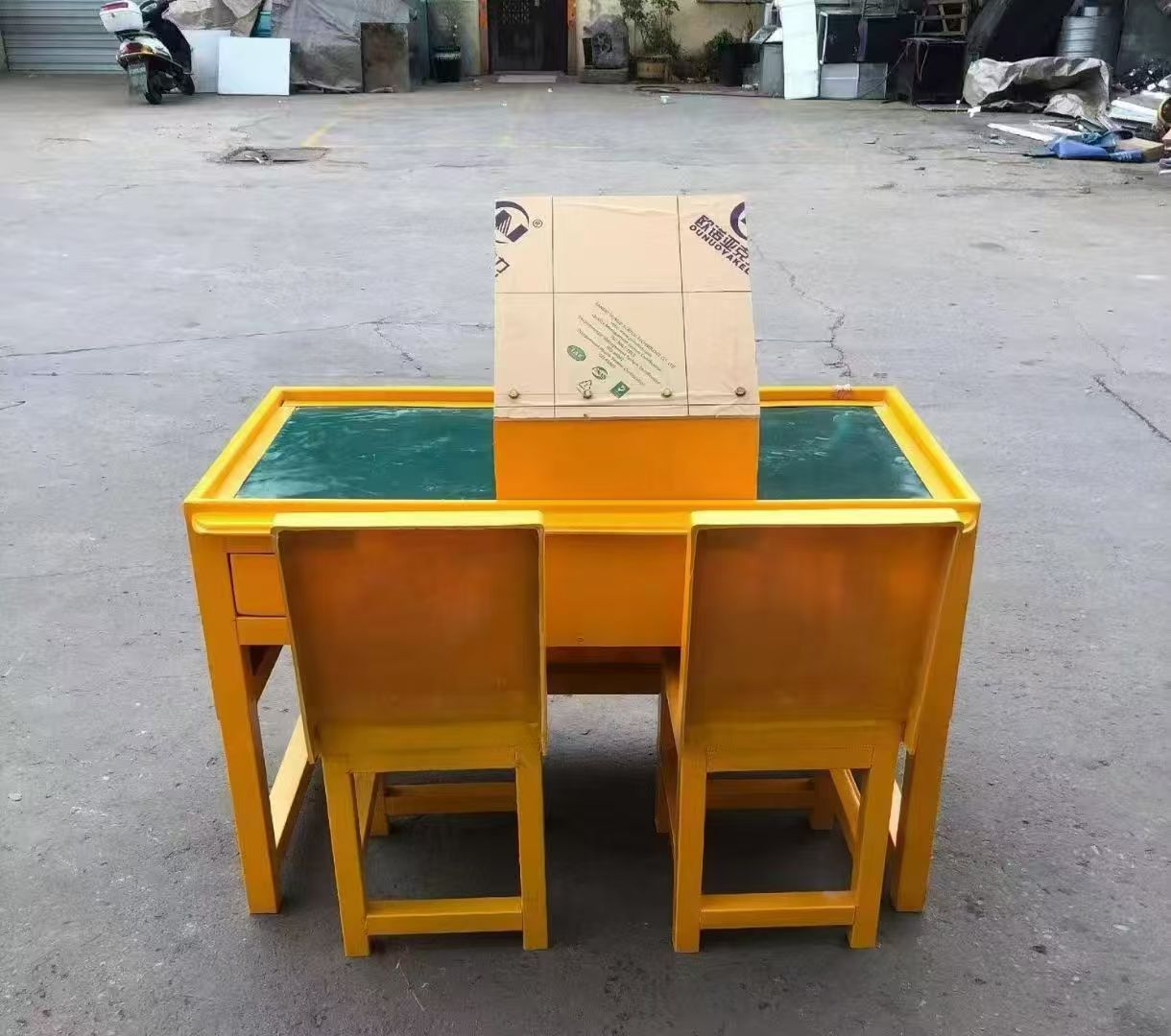 安图防静电导通桌井下煤矿火工品发放桌：危险品流转的安全守护者